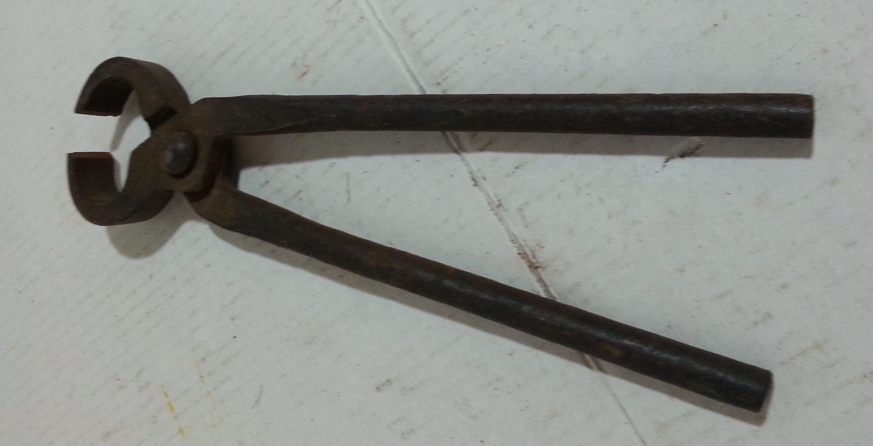 antique nippers, black smith tool